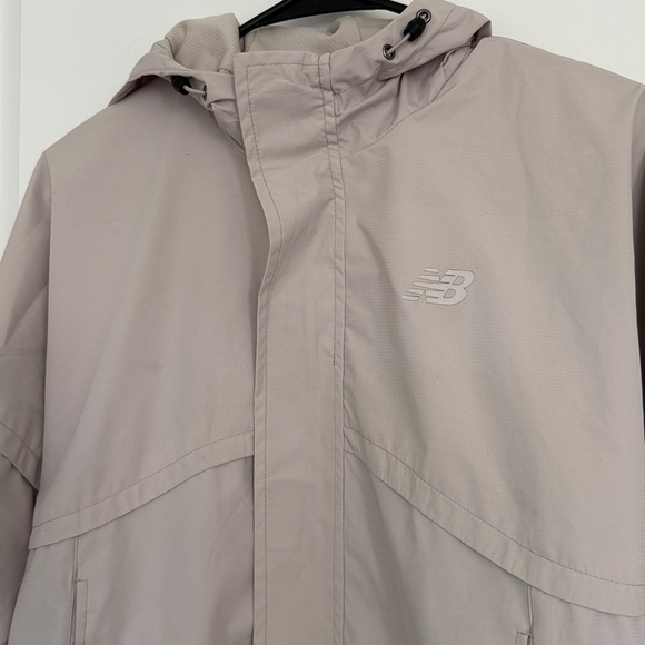 New Balance Light Taupe-Beige Windbreaker Size XS Relaxed Fit - Picture 3 of 11